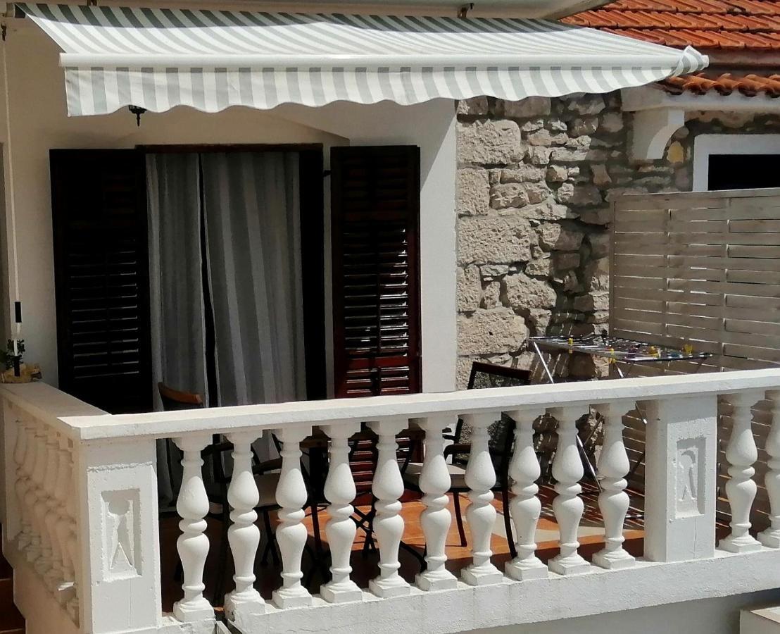 Apartments Dalmatian Stone House Turanj Exterior foto