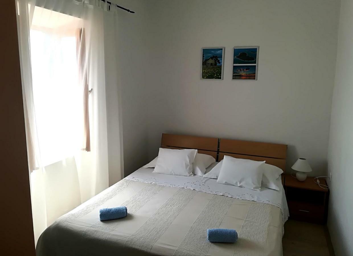 Apartments Dalmatian Stone House Turanj Exterior foto