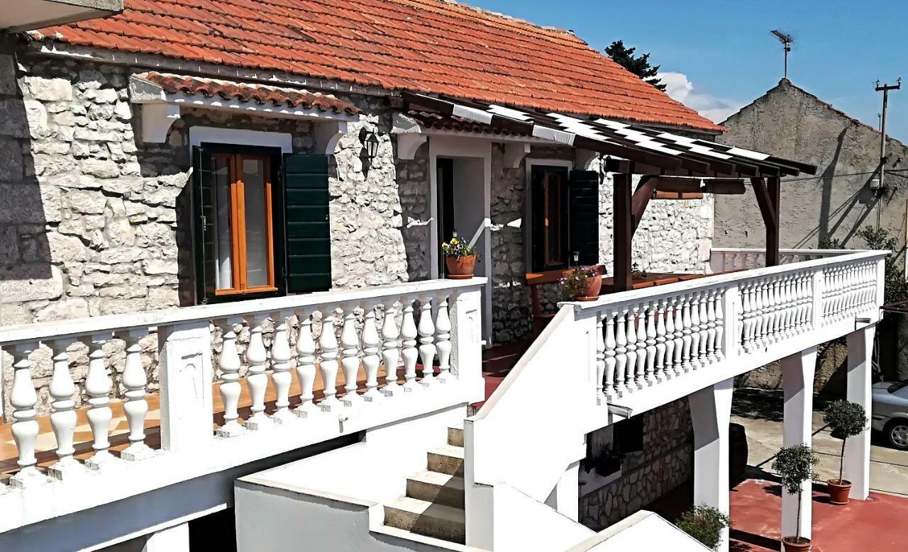 Apartments Dalmatian Stone House Turanj Exterior foto